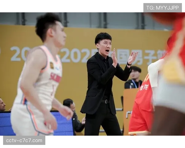 四川男篮欠薪风波持续，教练组罢工球员发联名信