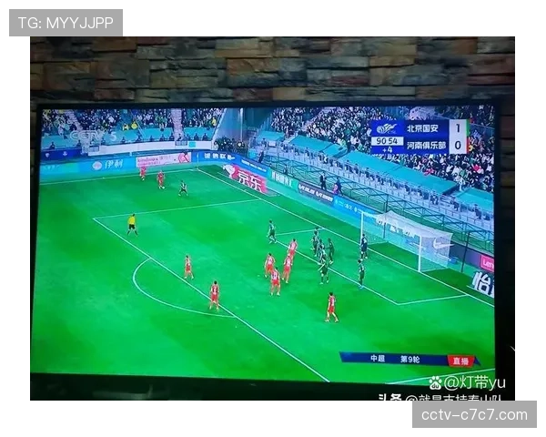 半场结束前三点球判罚，主裁判尺度统一性受质疑